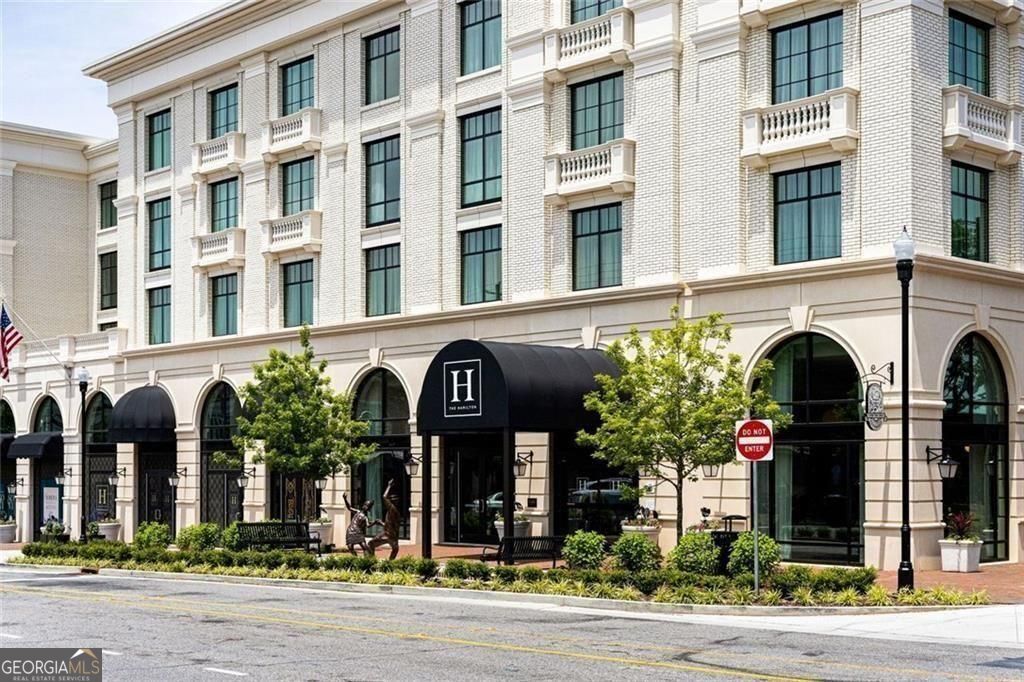 Towns On Thompson - Residential