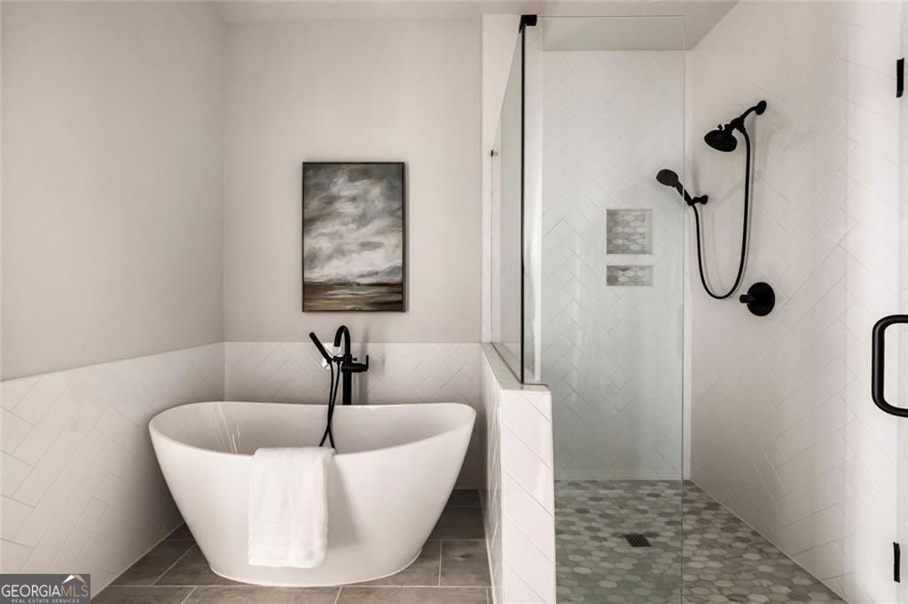 Towns On Thompson - Residential