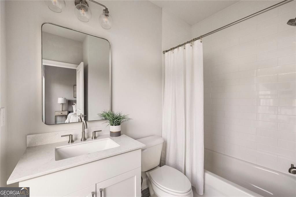 Towns On Thompson - Residential