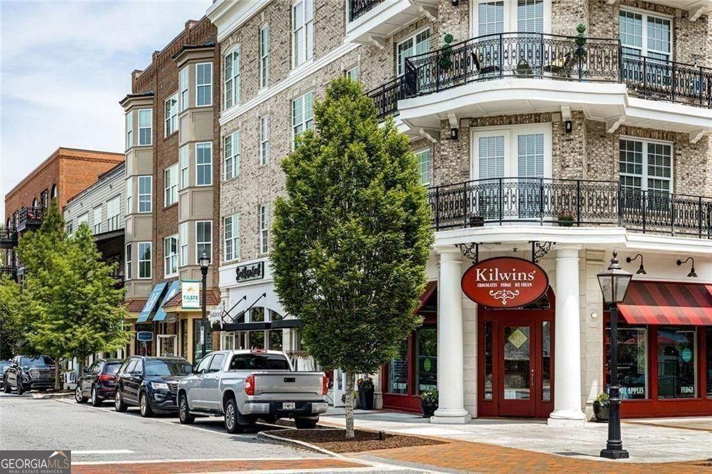 Towns On Thompson - Residential