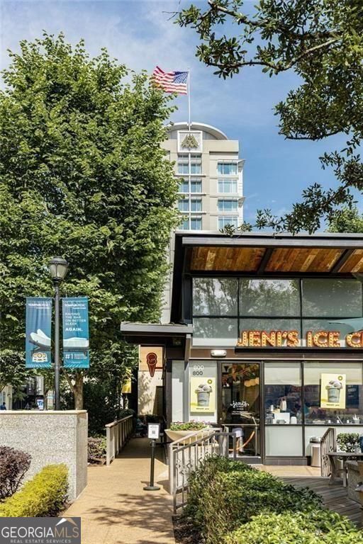 Towns On Thompson - Residential