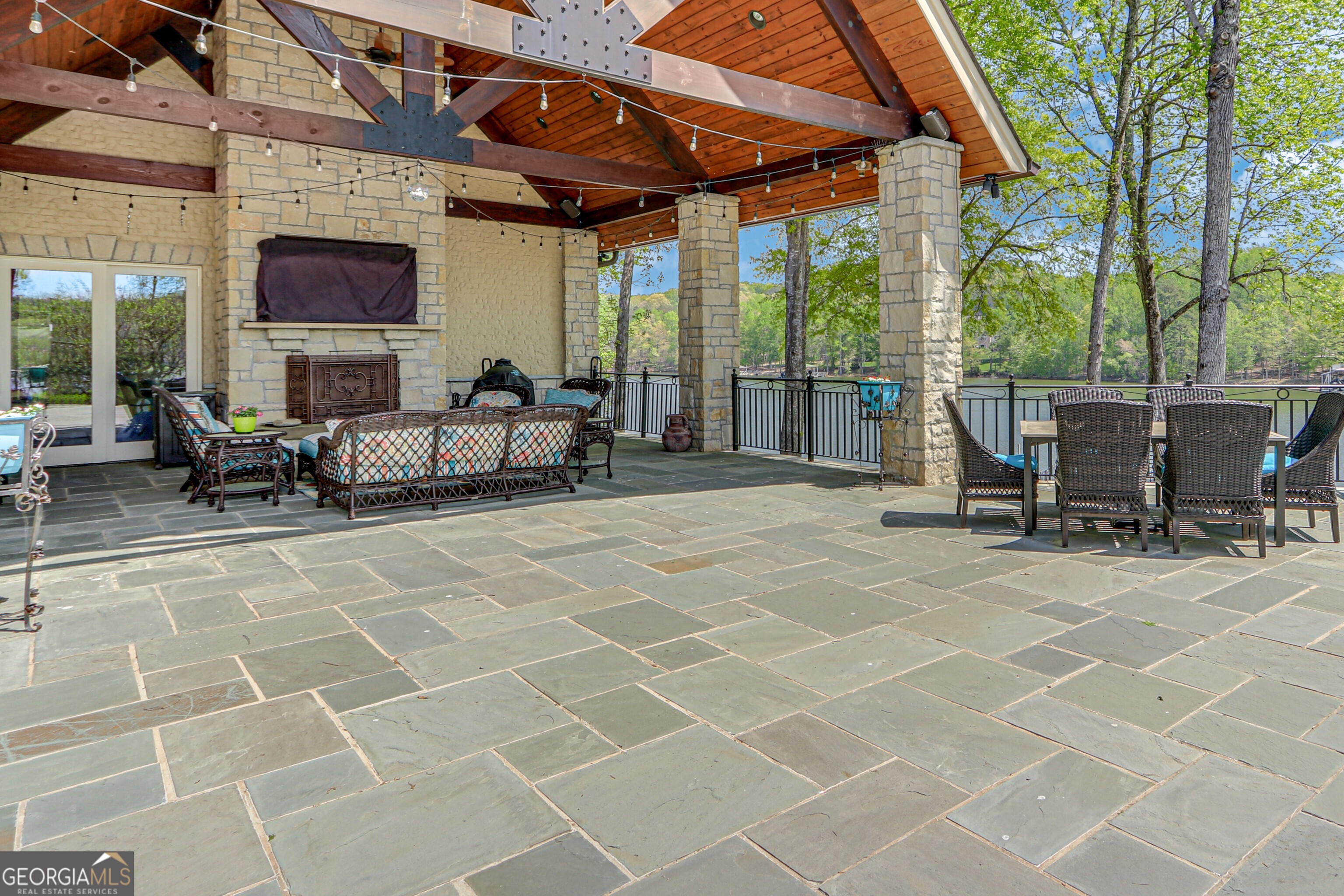 Lake Lanier Estate - Residential