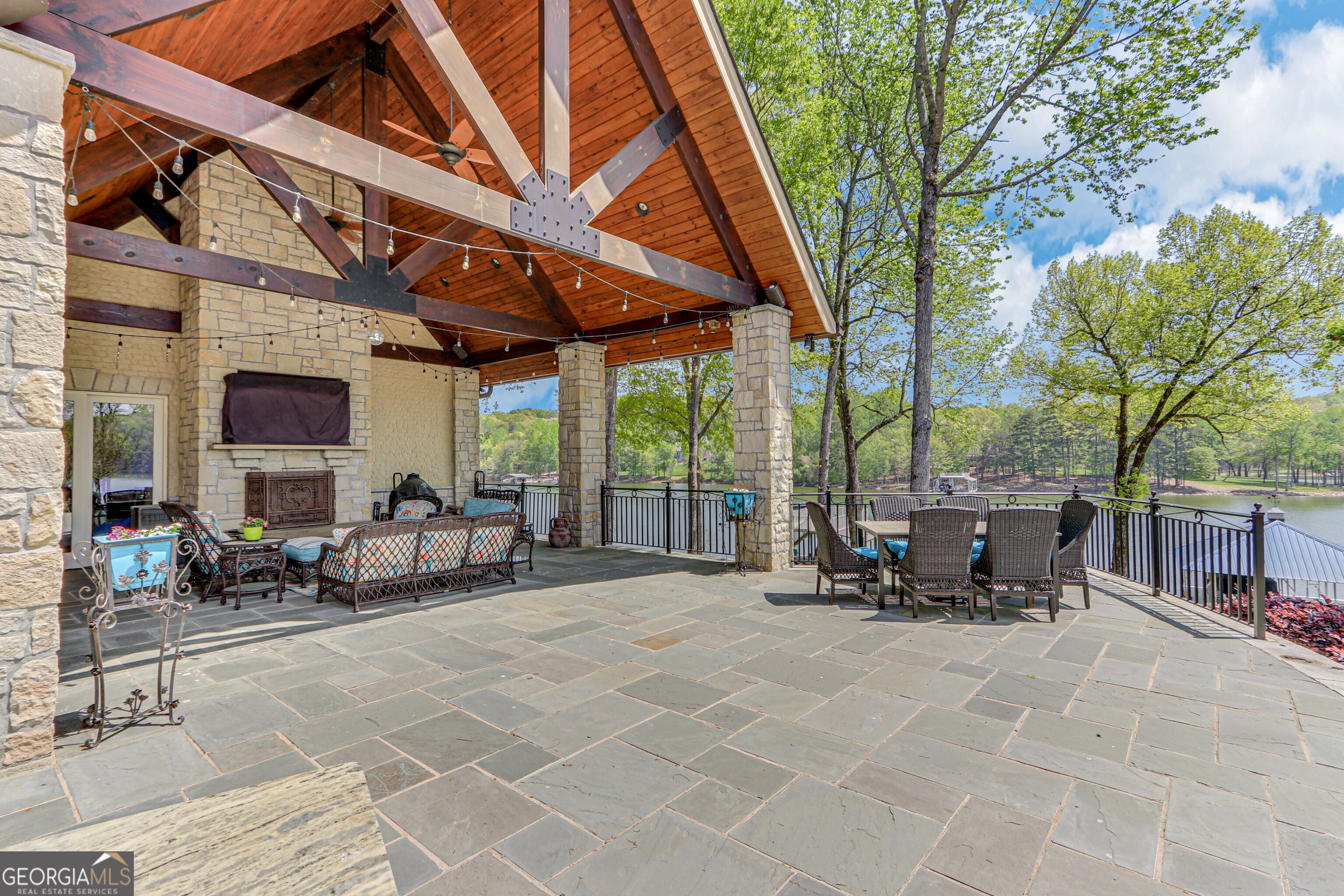 Lake Lanier Estate - Residential