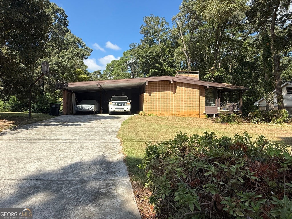 Photo of 300 Chestnut Road, Warner Robins, GA 31088 (MLS # 10842086)