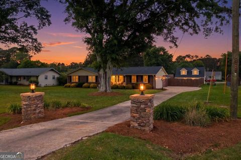 Photo of 512 Cherokee Road, Cedartown, GA 30125 (MLS # 10764426)