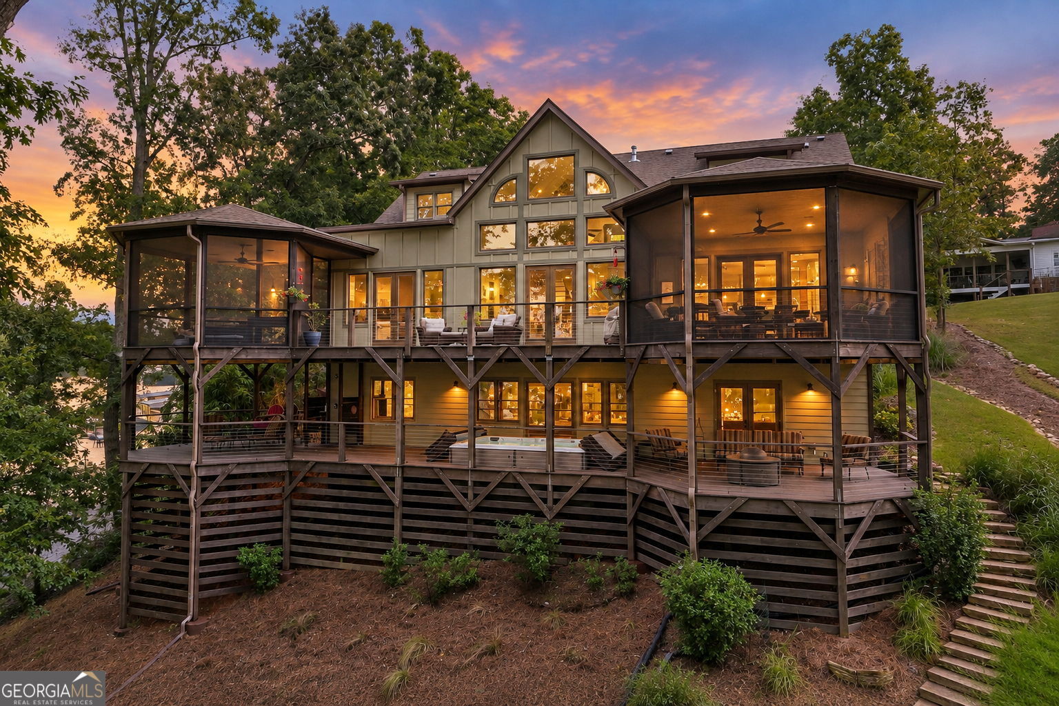 5628 Nags Head CIR