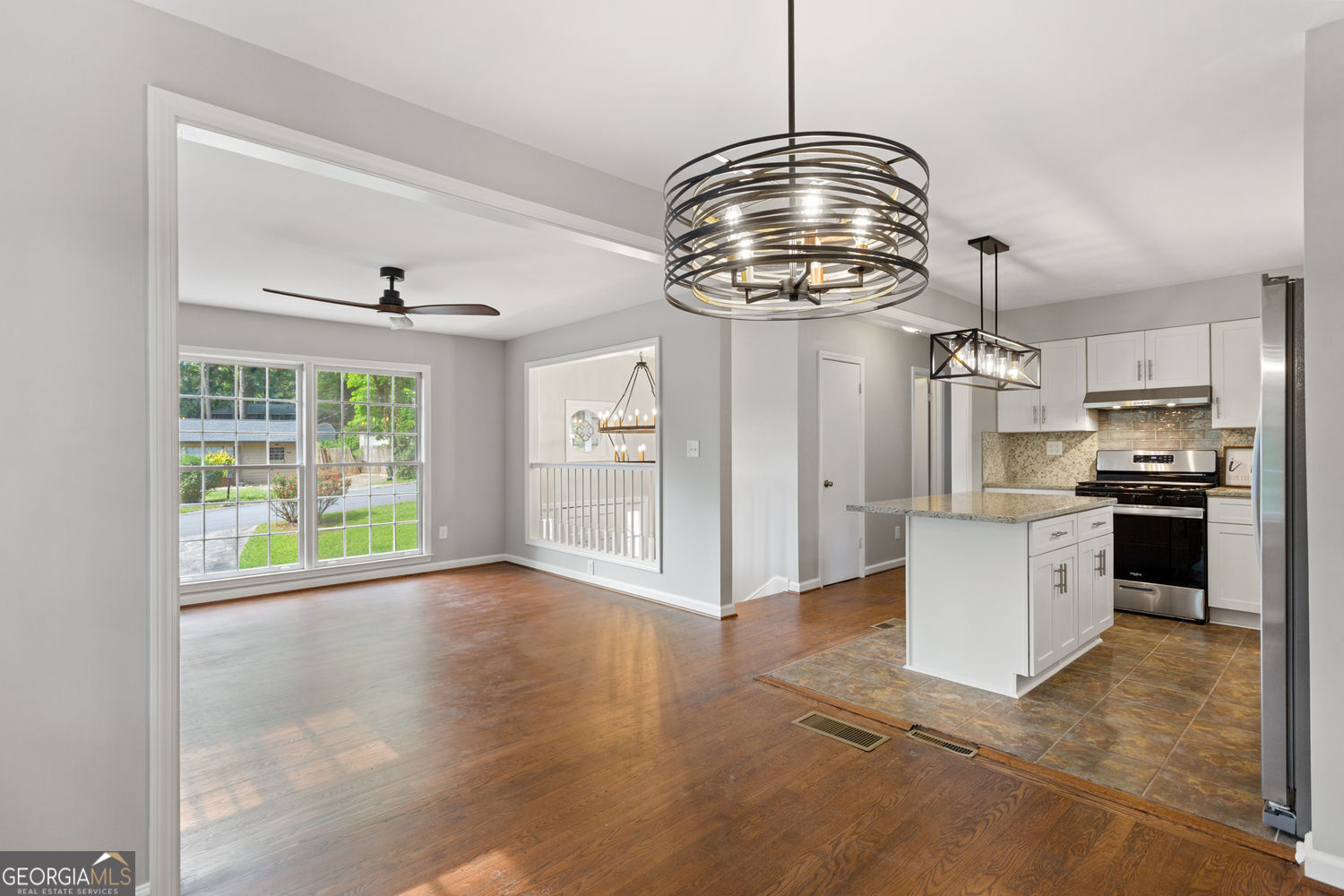 1169 Mountain View DR