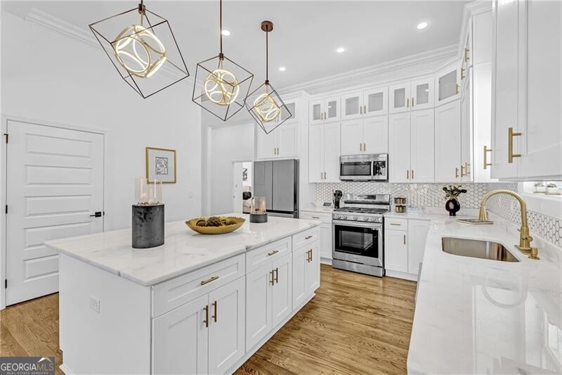 Atlanta, Georgia 30337, United States, 5 Bedrooms Bedrooms, ,4 BathroomsBathrooms,Residential,Active,129072