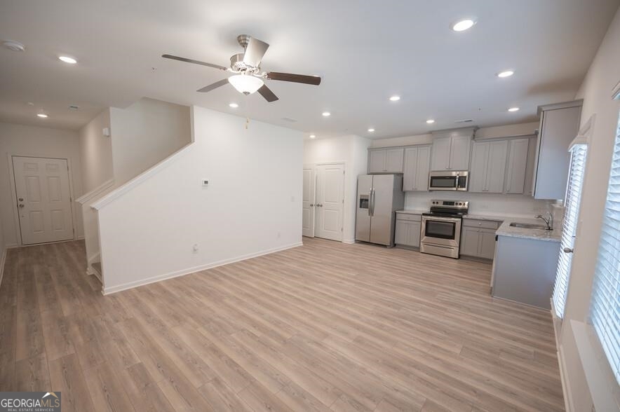 College Park, Georgia 30349, United States, 3 Bedrooms Bedrooms, ,3 BathroomsBathrooms,Residential,Active,86292