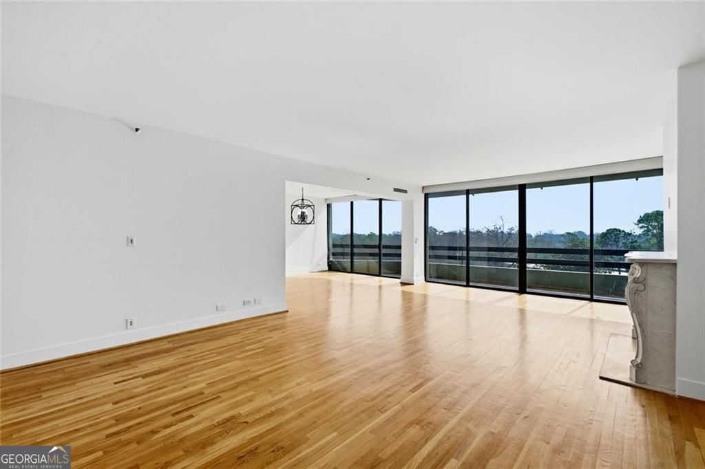 2660 Peachtree RD NW 9G