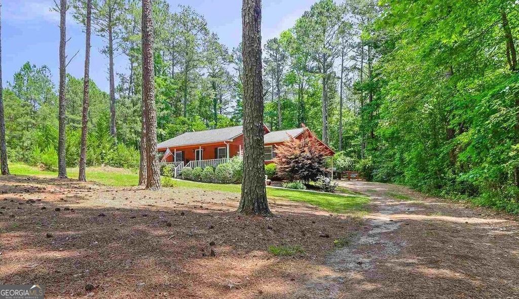Photo of 468 Davis Road, Fayetteville, GA 30215 (MLS # 10706581)