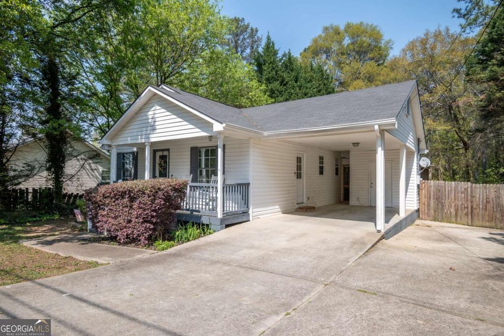 Photo of 223 5th Avenue, Winder, GA 30680 (MLS # 10720141)