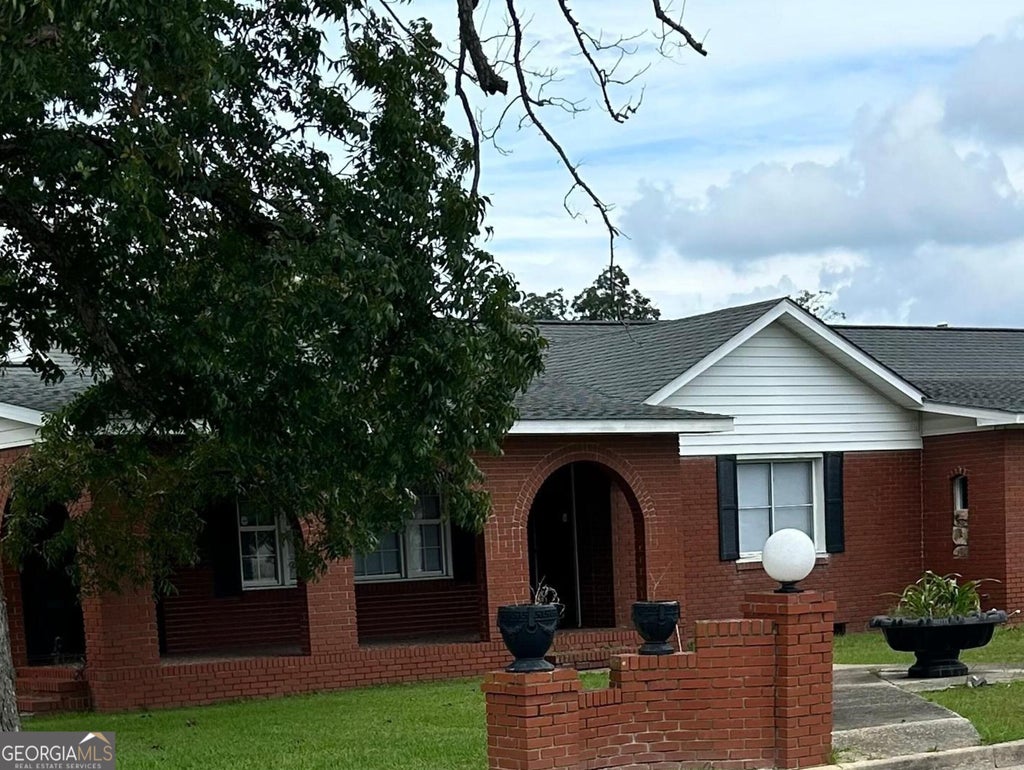 Photo of 202 E 15th Street, Alma, GA 31510 (MLS # 10835532)