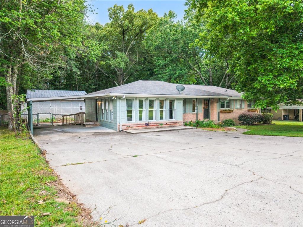 Photo of 2678 S Lakeview Drive SW, Conyers, GA 30094 (MLS # 10771871)