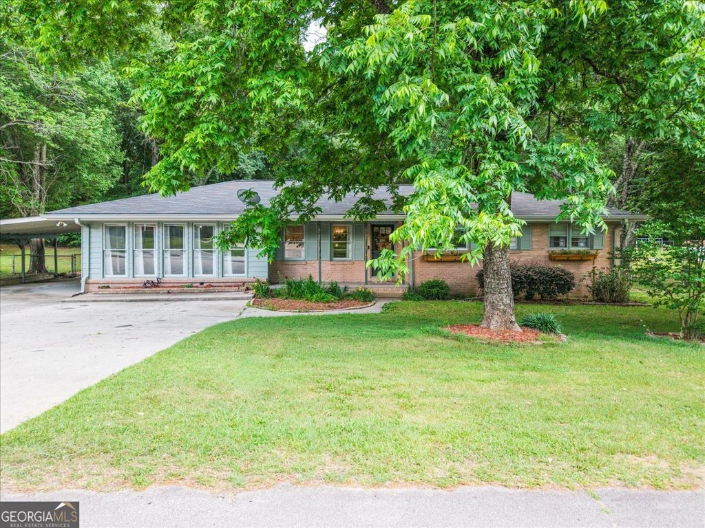 Photo of 2678 S Lakeview Drive SW, Conyers, GA 30094 (MLS # 10771871)