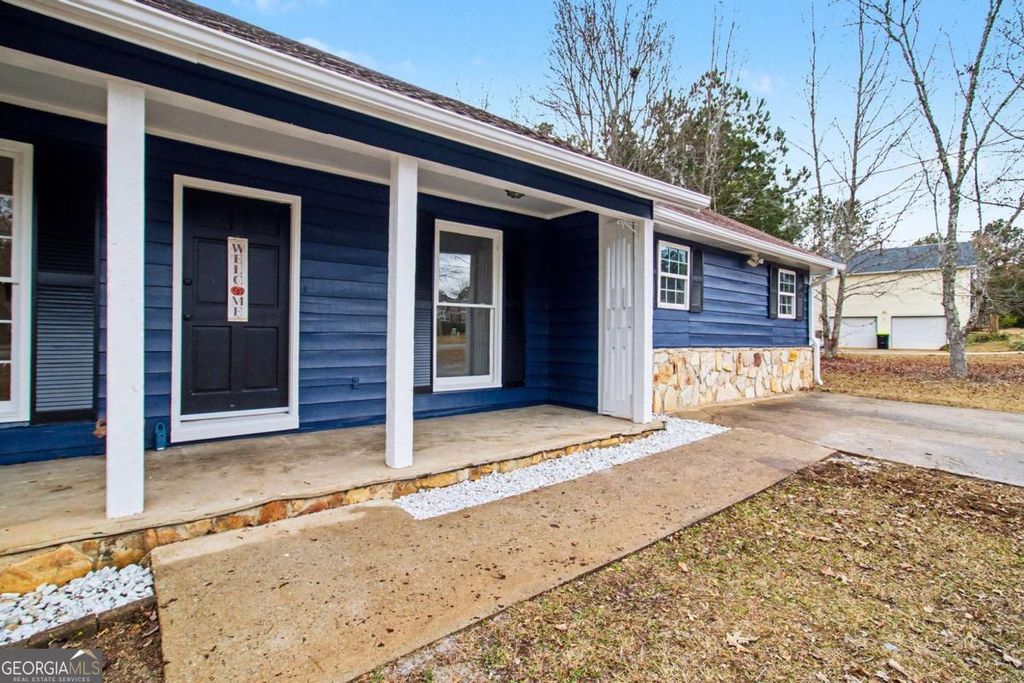 Photo of 4904 Pebblebrook Drive, Douglasville, GA 30135 (MLS # 10660375)