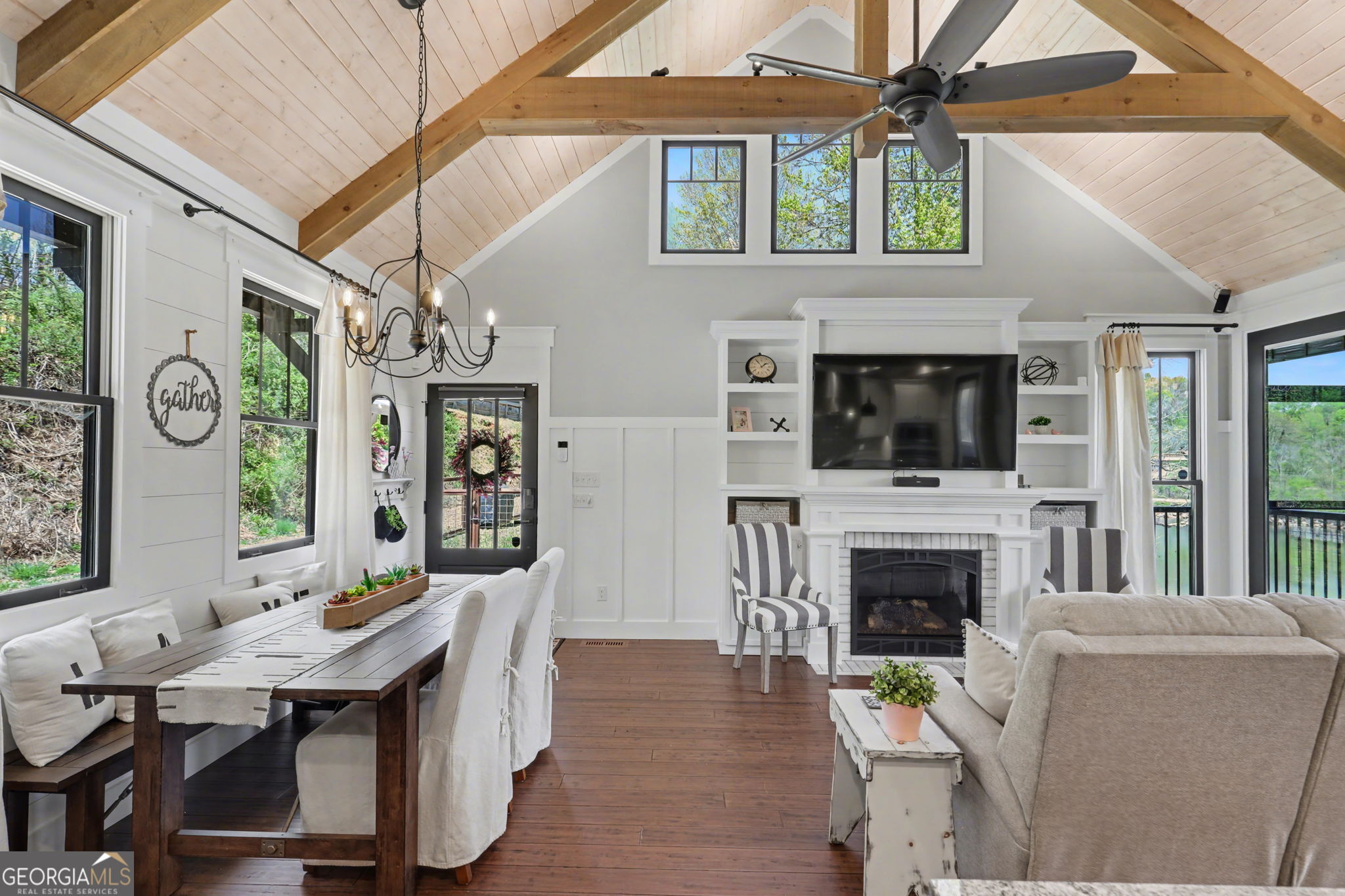 Hayesville, North Carolina, 28904, United States, 3 Bedrooms Bedrooms, ,4 BathroomsBathrooms,Residential,Active,2038121