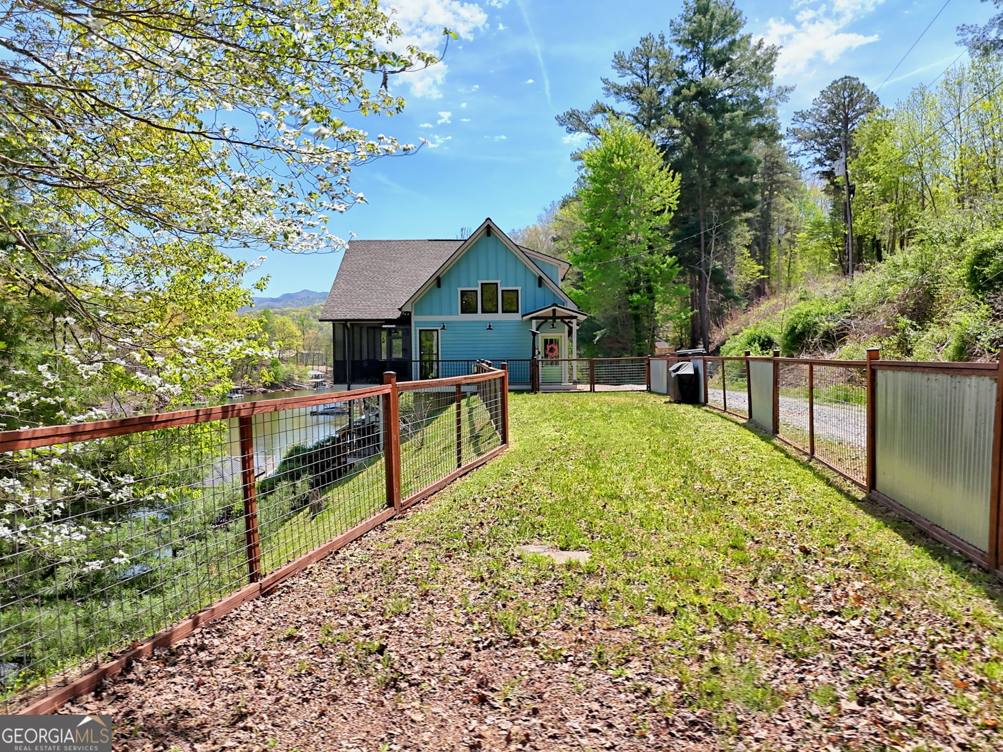 Hayesville, North Carolina, 28904, United States, 3 Bedrooms Bedrooms, ,4 BathroomsBathrooms,Residential,Active,2038121