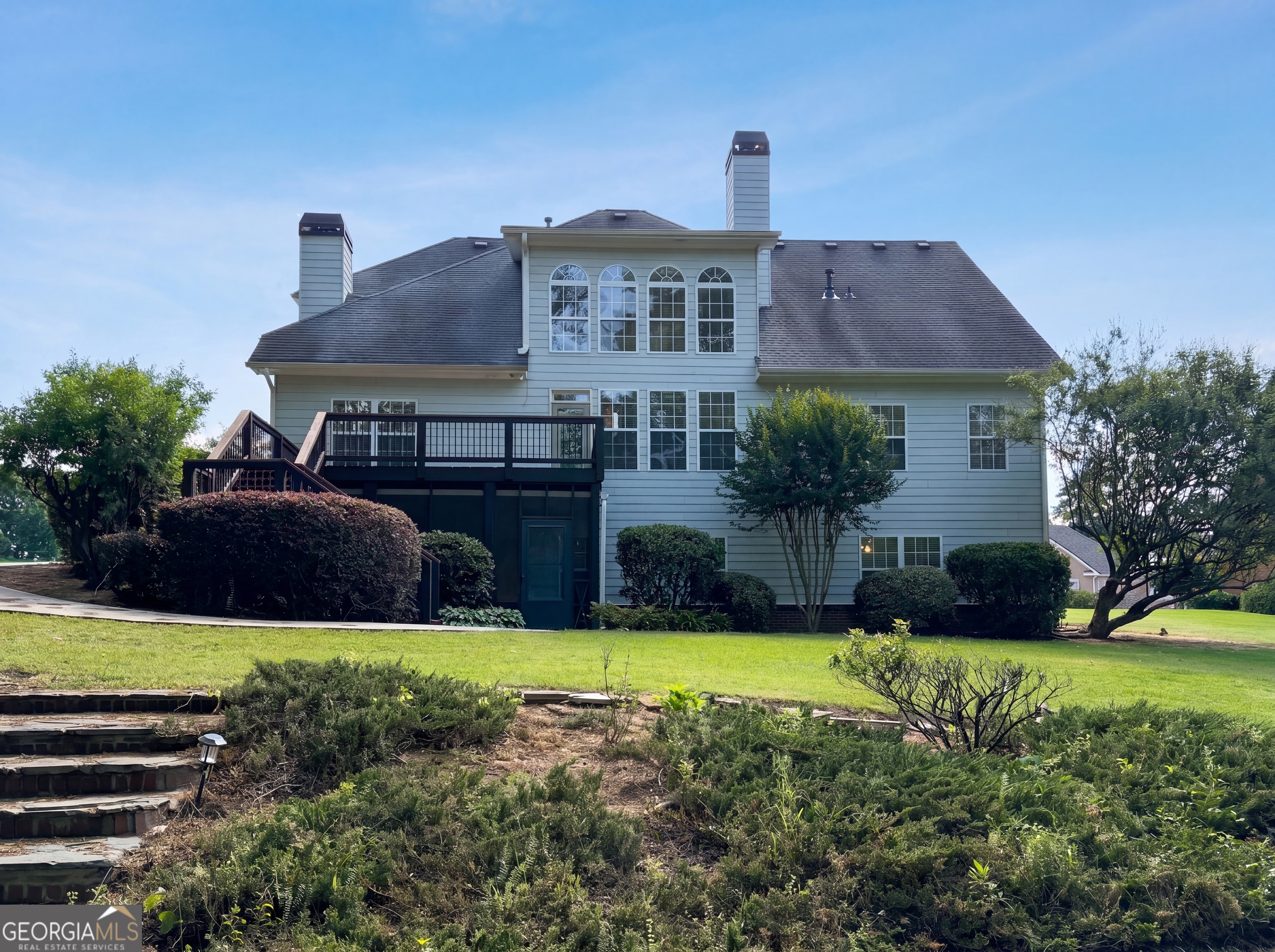 8111 Crestview DR SE
