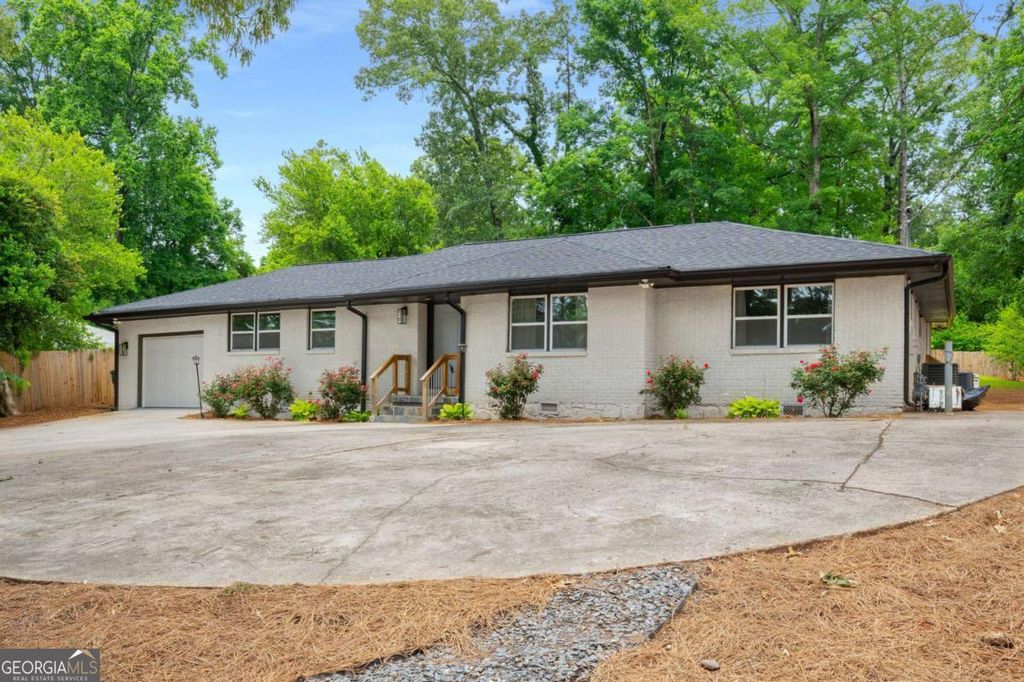 Photo of 3154 N Druid Hills Road, Decatur, GA 30033 (MLS # 10663626)