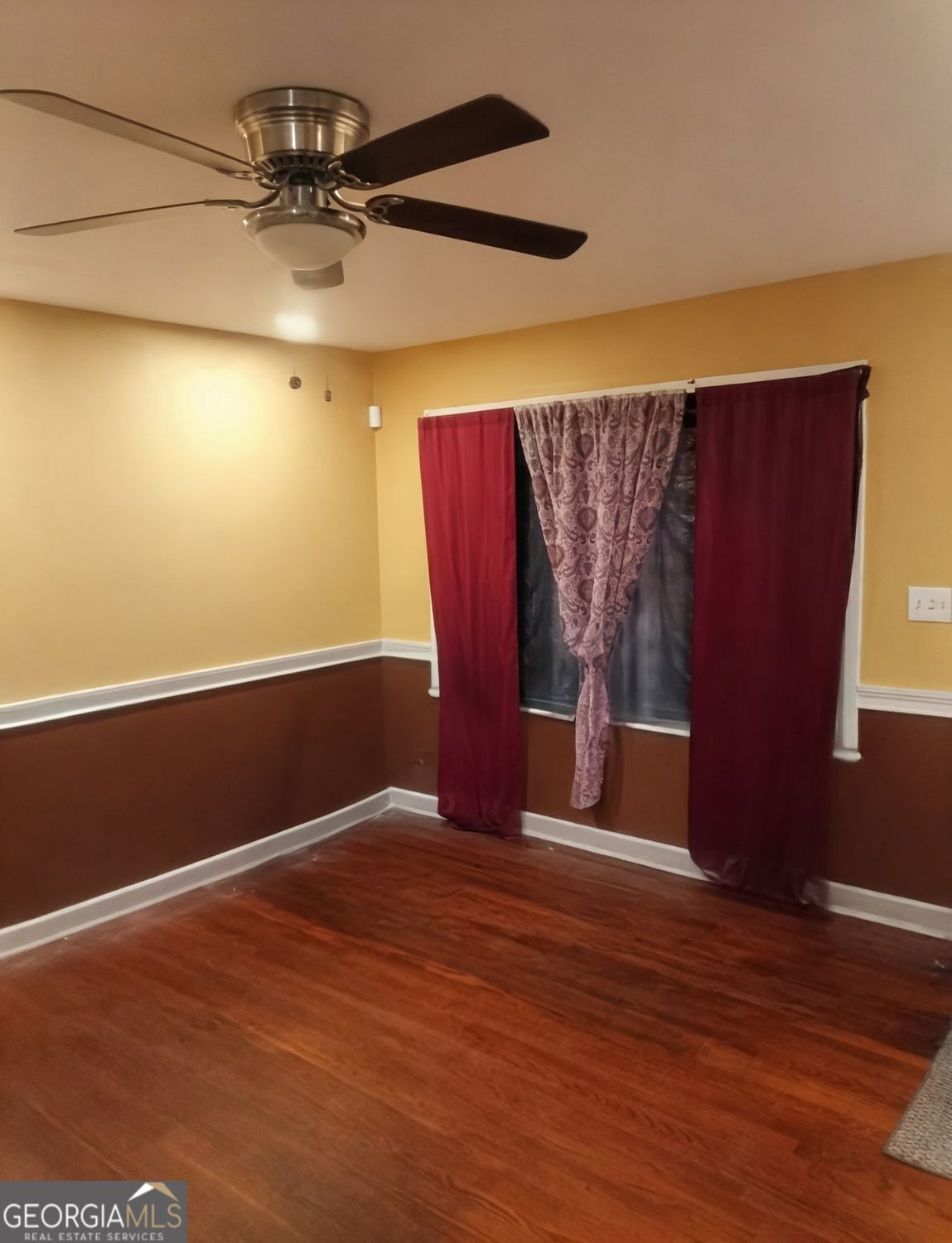 3249 Renault RD SE