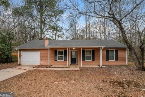 Photo of 4964 Galbraith Circle, Stone Mountain, GA 30088 (MLS # 10696652)
