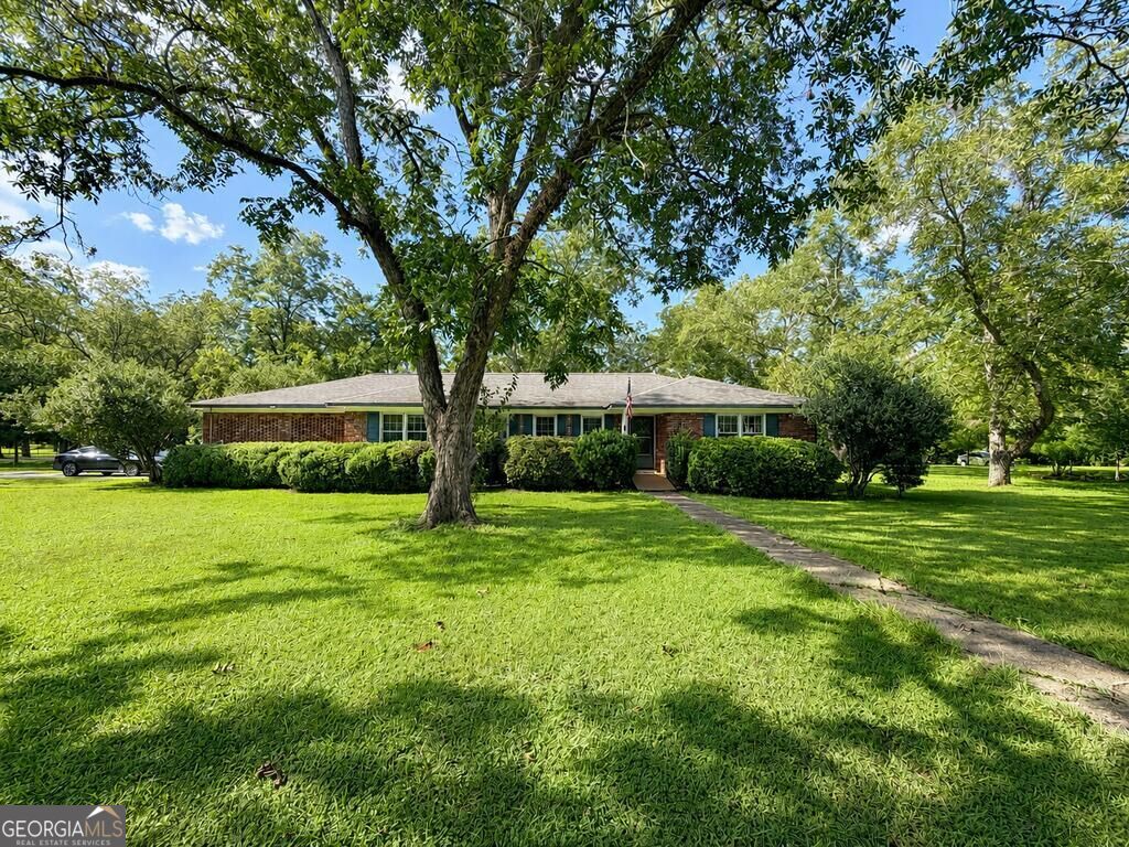 Photo of 4917 Holly Hill Road, Albany, GA 31721 (MLS # 10876242)