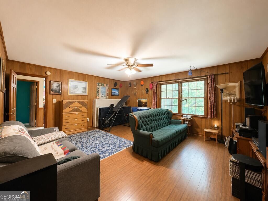 4917 Holly Hill RD
