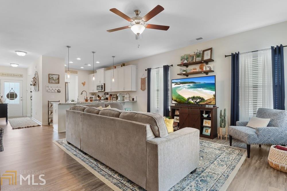 3 Seven 2 South - Residential