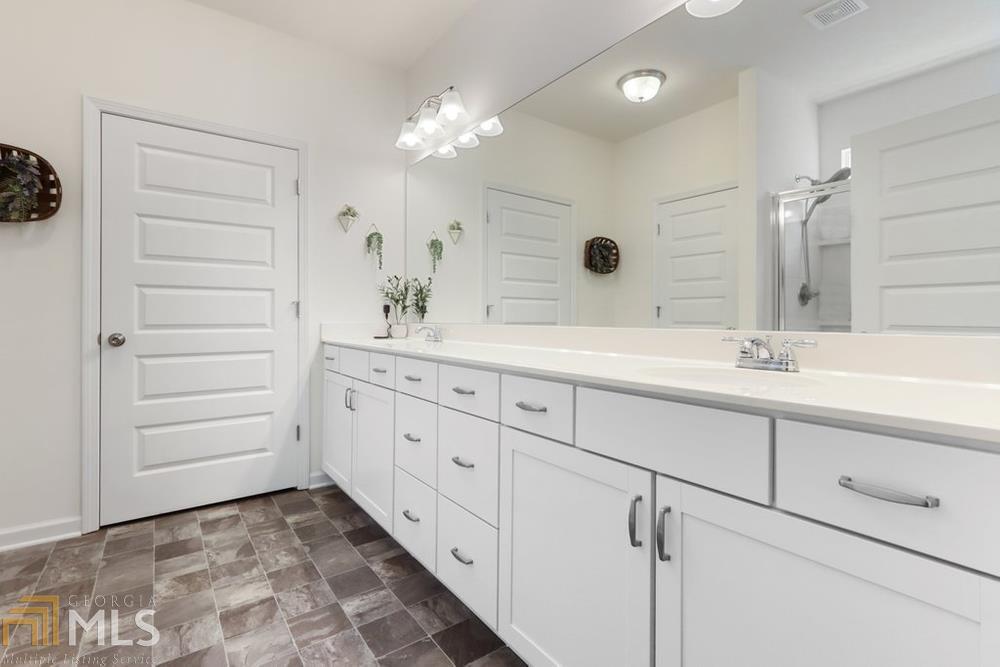 3 Seven 2 South - Residential