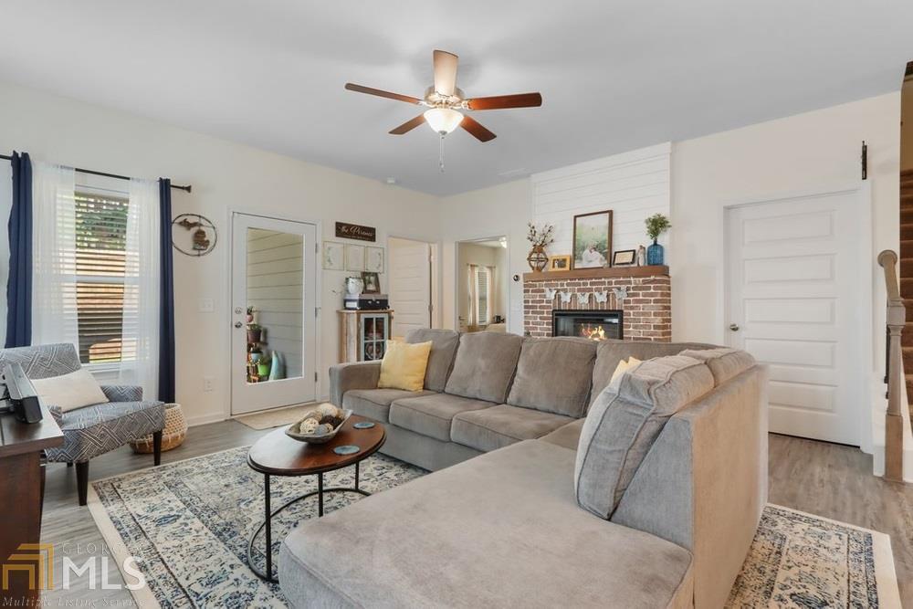 3 Seven 2 South - Residential