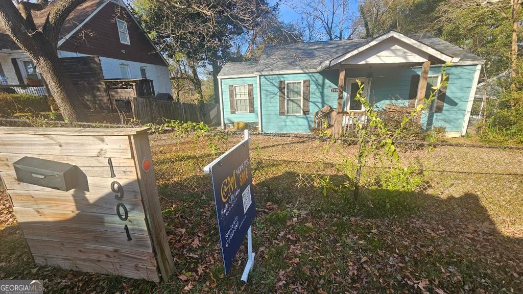 Photo of 1901 E Farris Avenue, East Point, GA 30344 (MLS # 10655986)