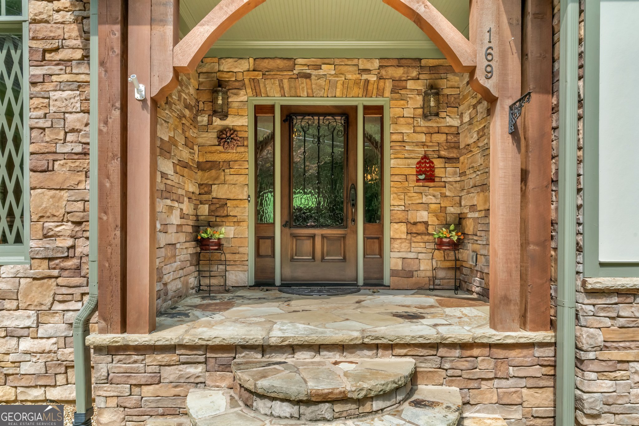 169 Pinebrook DR