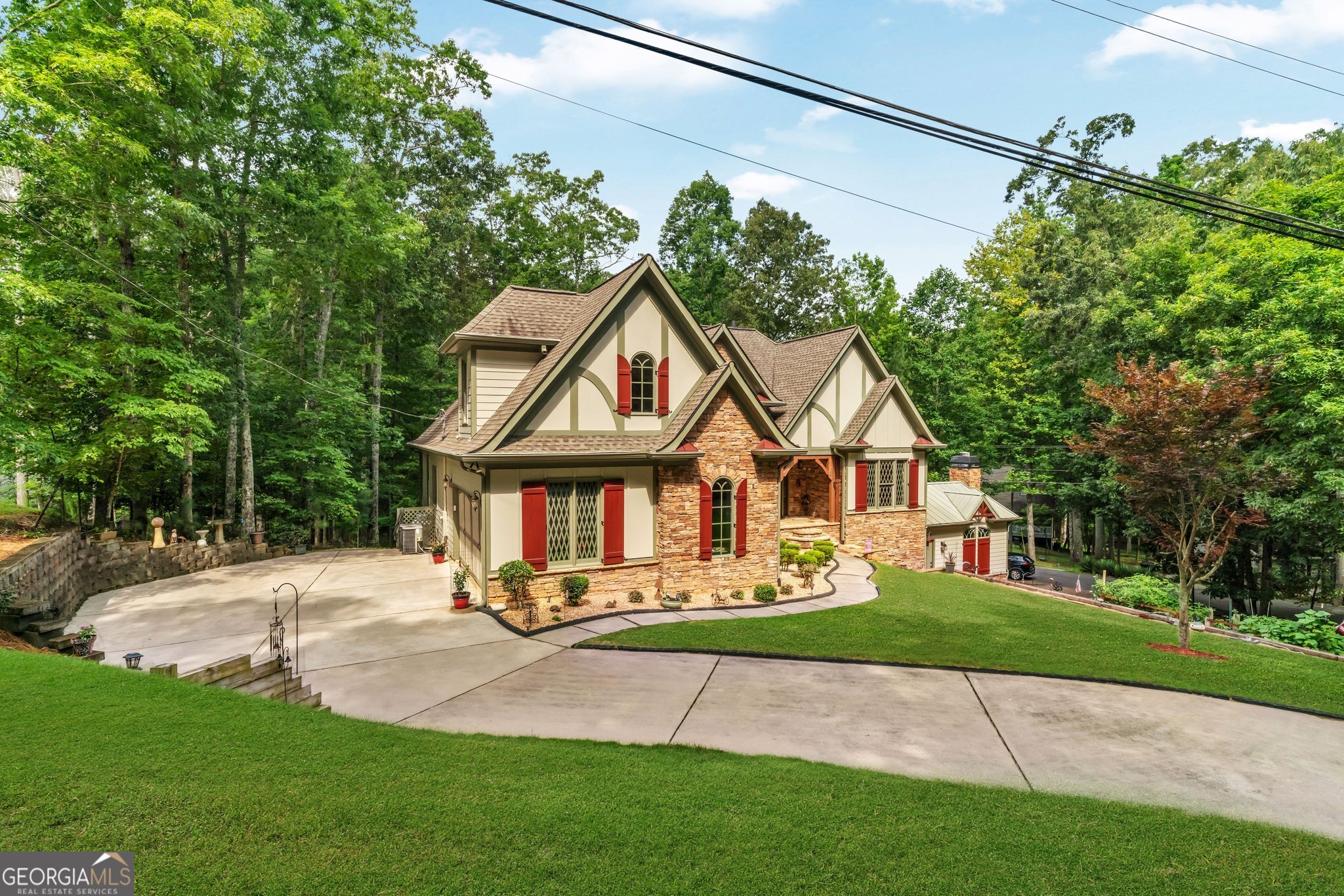 169 Pinebrook DR