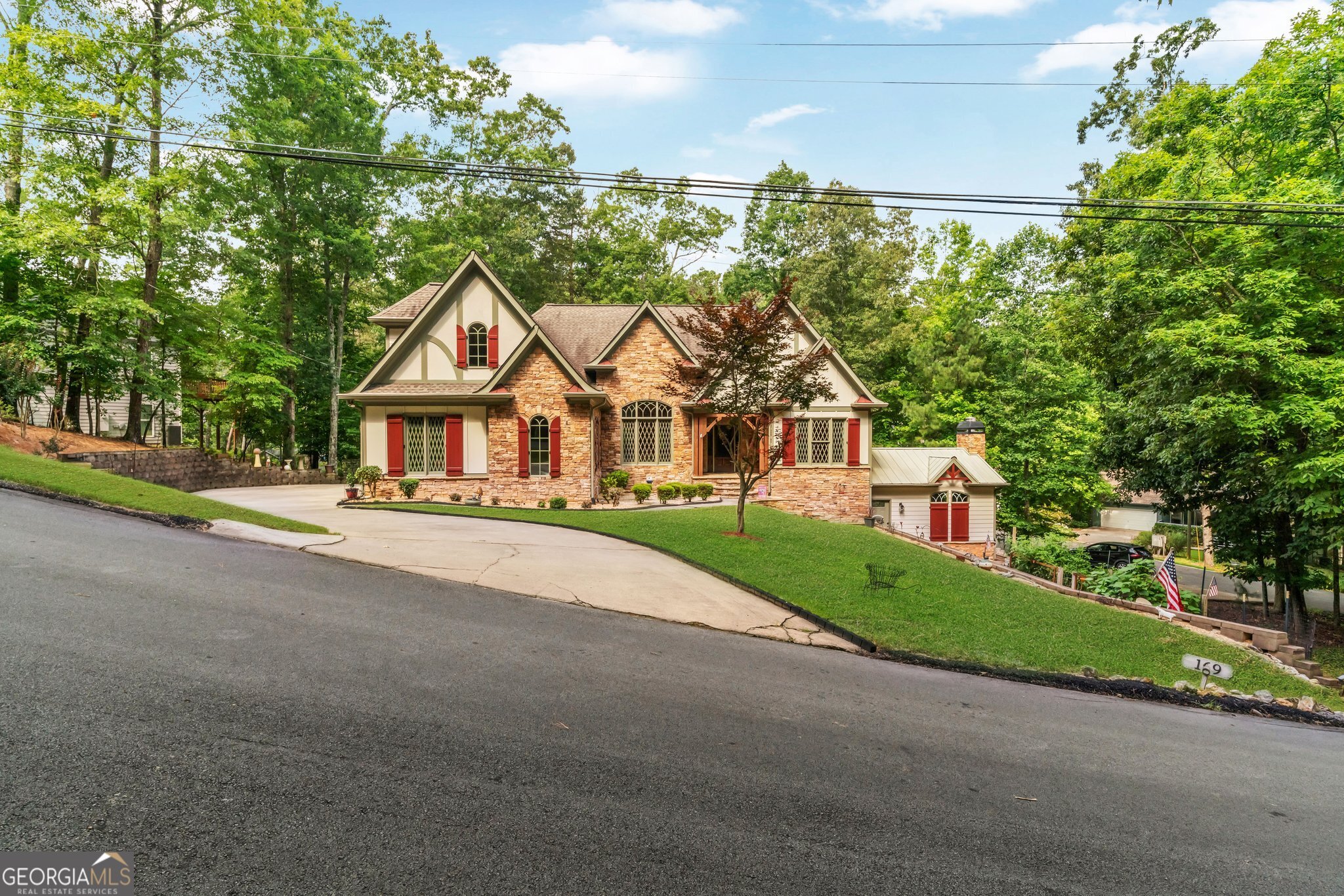 169 Pinebrook DR