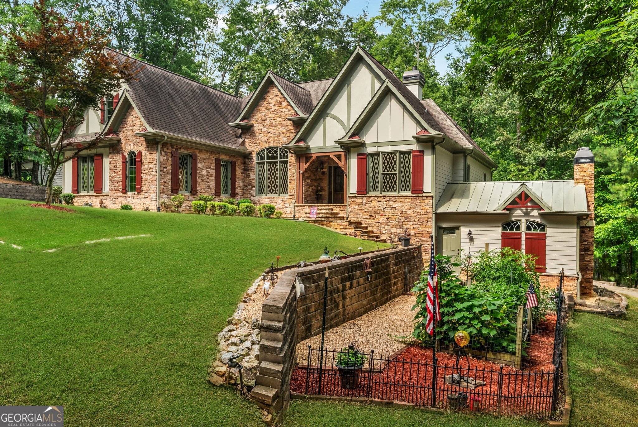 169 Pinebrook DR
