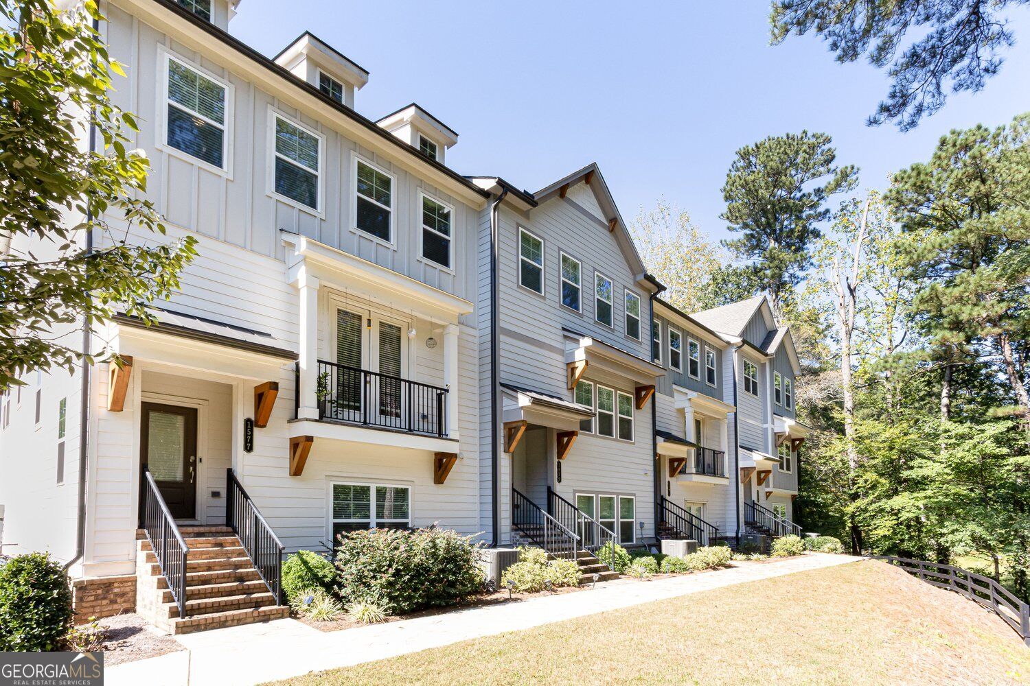 1577 Chittenden LN
