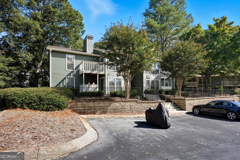 Photo of 4636 Vinings Central Run SE #130, Atlanta, GA 30339 (MLS # 10717734)