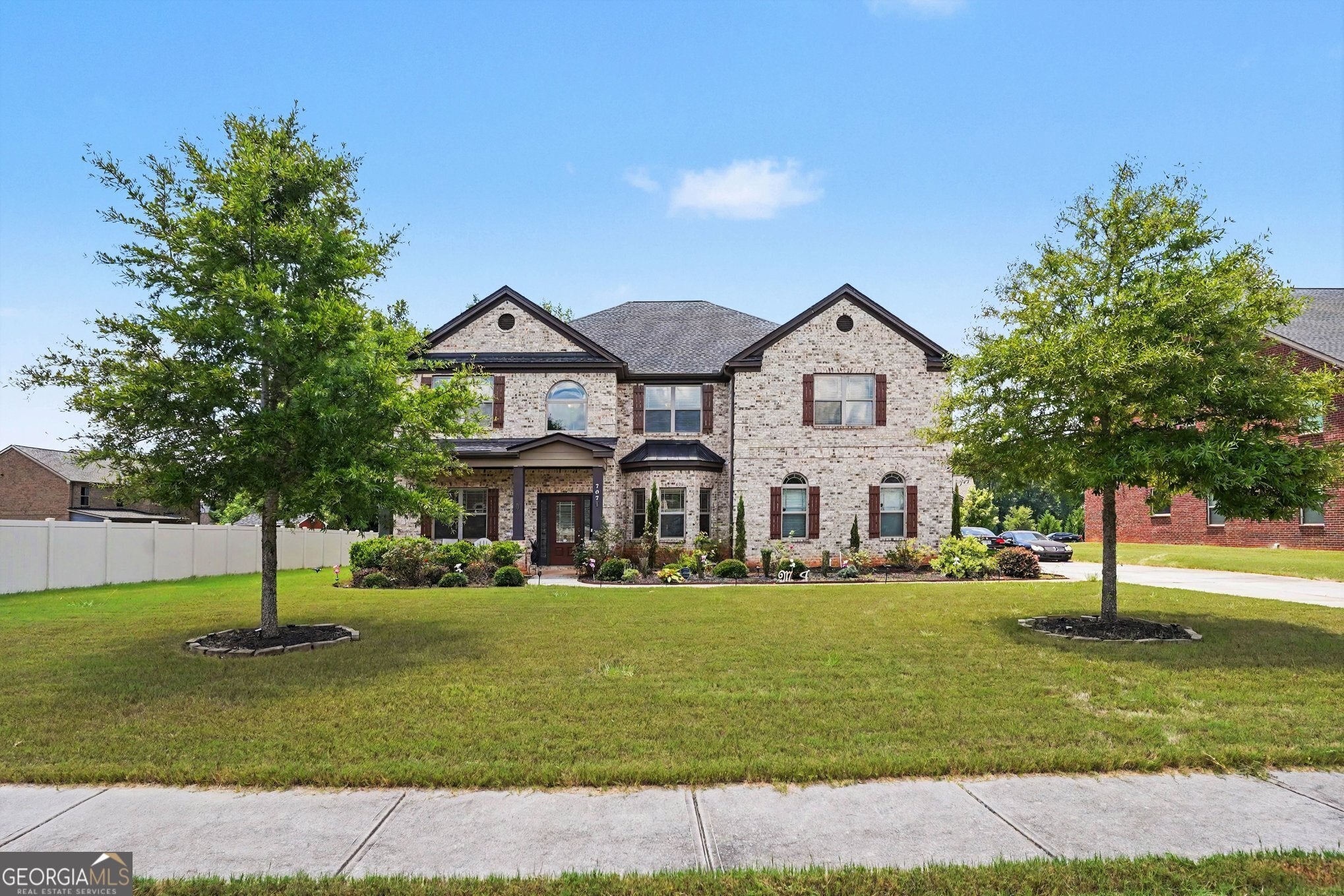 707 Corsica LN