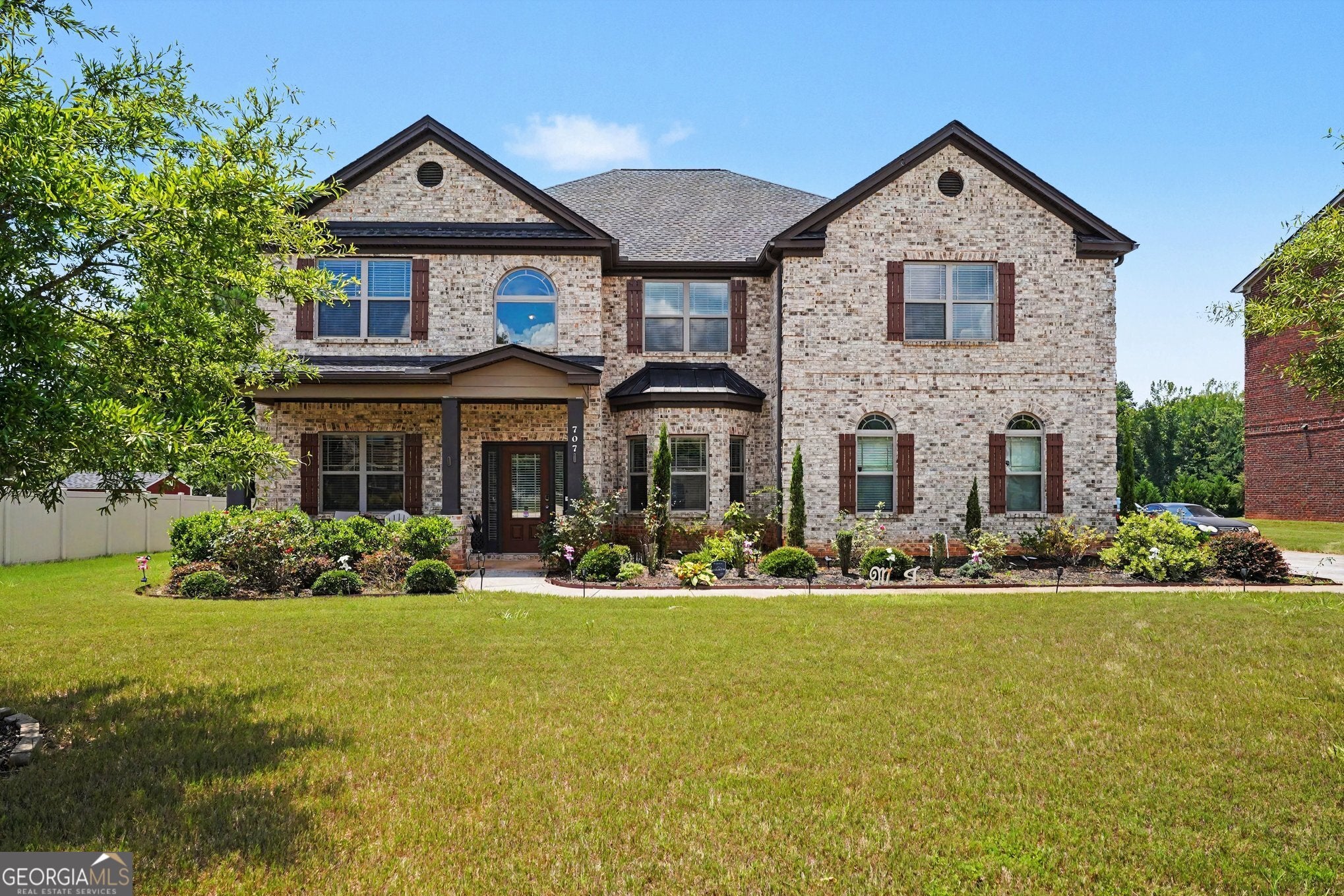 707 Corsica LN