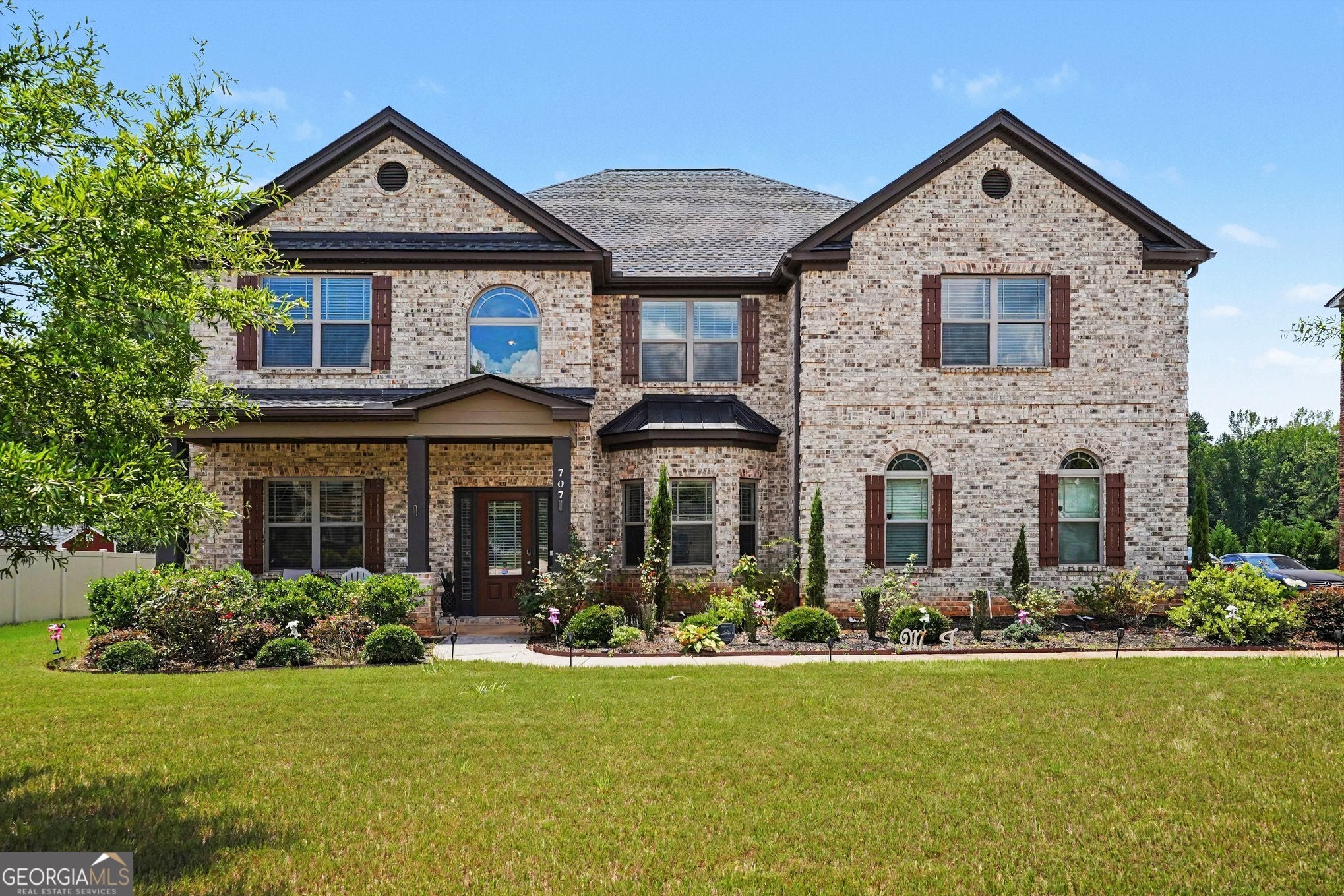 707 Corsica LN