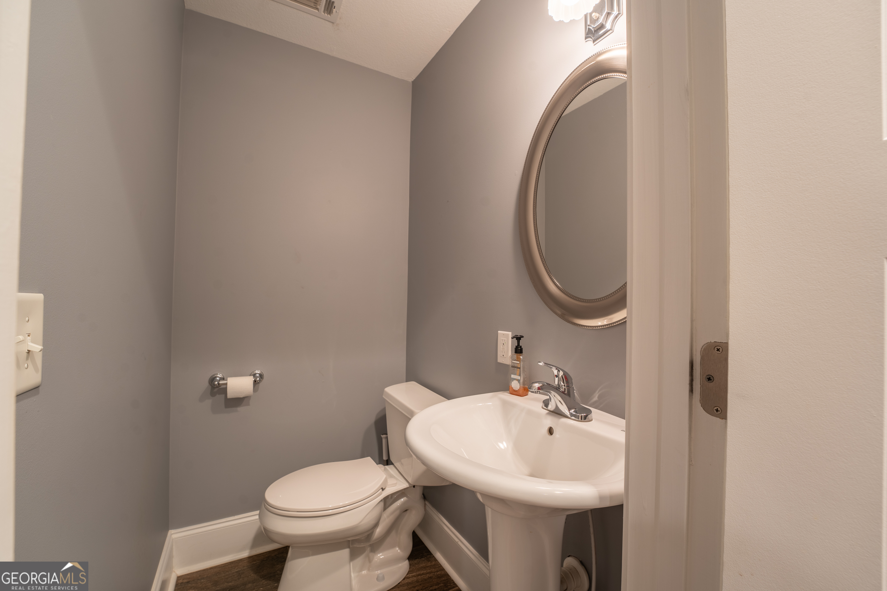 Clarkesville, Georgia 30523, United States, 4 Bedrooms Bedrooms, ,4 BathroomsBathrooms,Residential,Active,112662