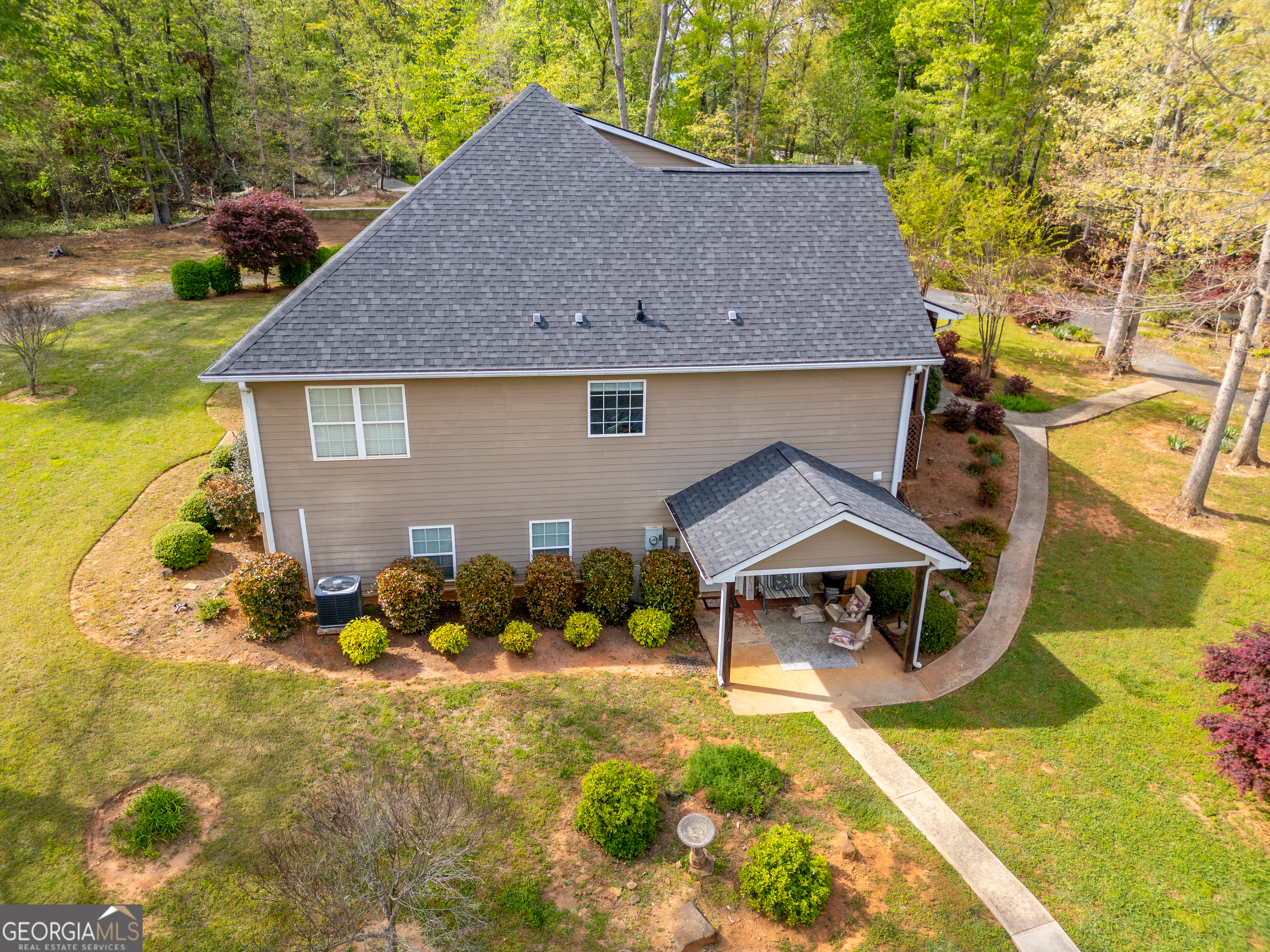 Clarkesville, Georgia 30523, United States, 4 Bedrooms Bedrooms, ,4 BathroomsBathrooms,Residential,Active,112662