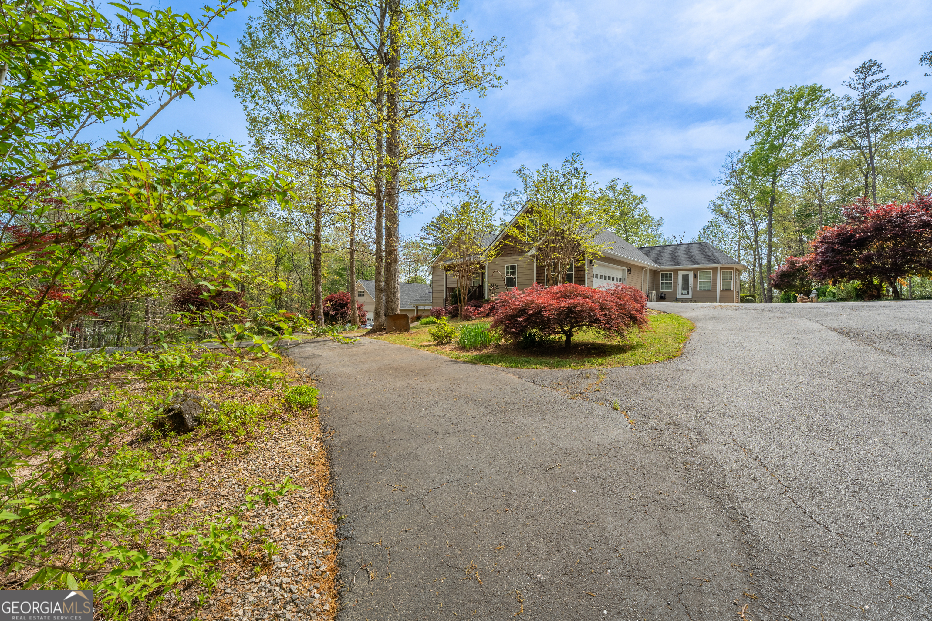 Clarkesville, Georgia 30523, United States, 4 Bedrooms Bedrooms, ,4 BathroomsBathrooms,Residential,Active,112662