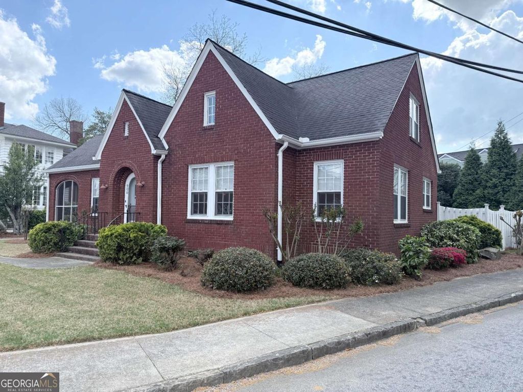 Photo of 906 N Main Street NW, Conyers, GA 30012 (MLS # 10724263)