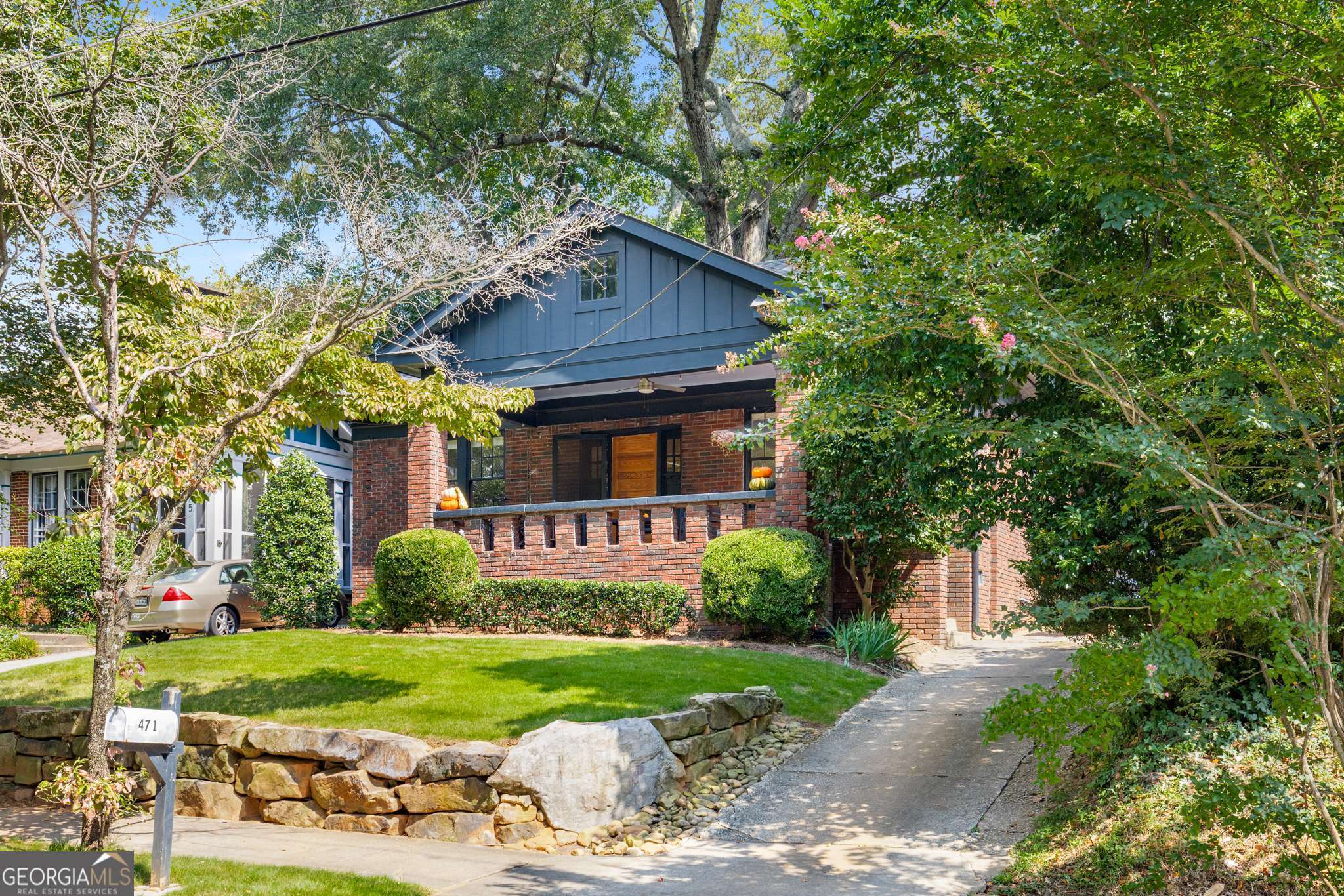 471 Page AVE NE