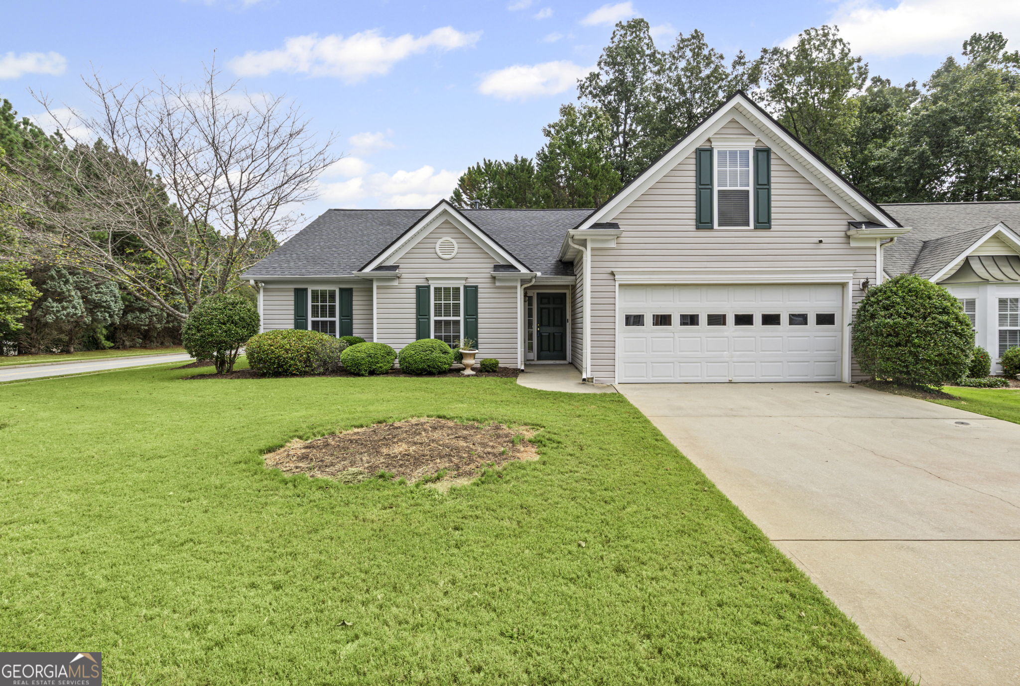3 BR 2BA RANCH HOME ON A CORNER LOT IN CHOICE SUMMERGROVE SUBDIVISION. Big bonus room upstairs. Fenced backyard, hardwood floors, living room with fireplace, dining area, vaulted ceilings. Kitchen with granite counters, breakfast bar, stainless steel appliances. Large primary bedroom , primary bath has walk-in tiled shower, separate tub. Laundry room off primary bedroom. Foyer entrance. Enjoy all the amenities Summergrove has to offer while being close to shopping, Piedmont Hospital, City of Hope, Ashley Park and I-85.