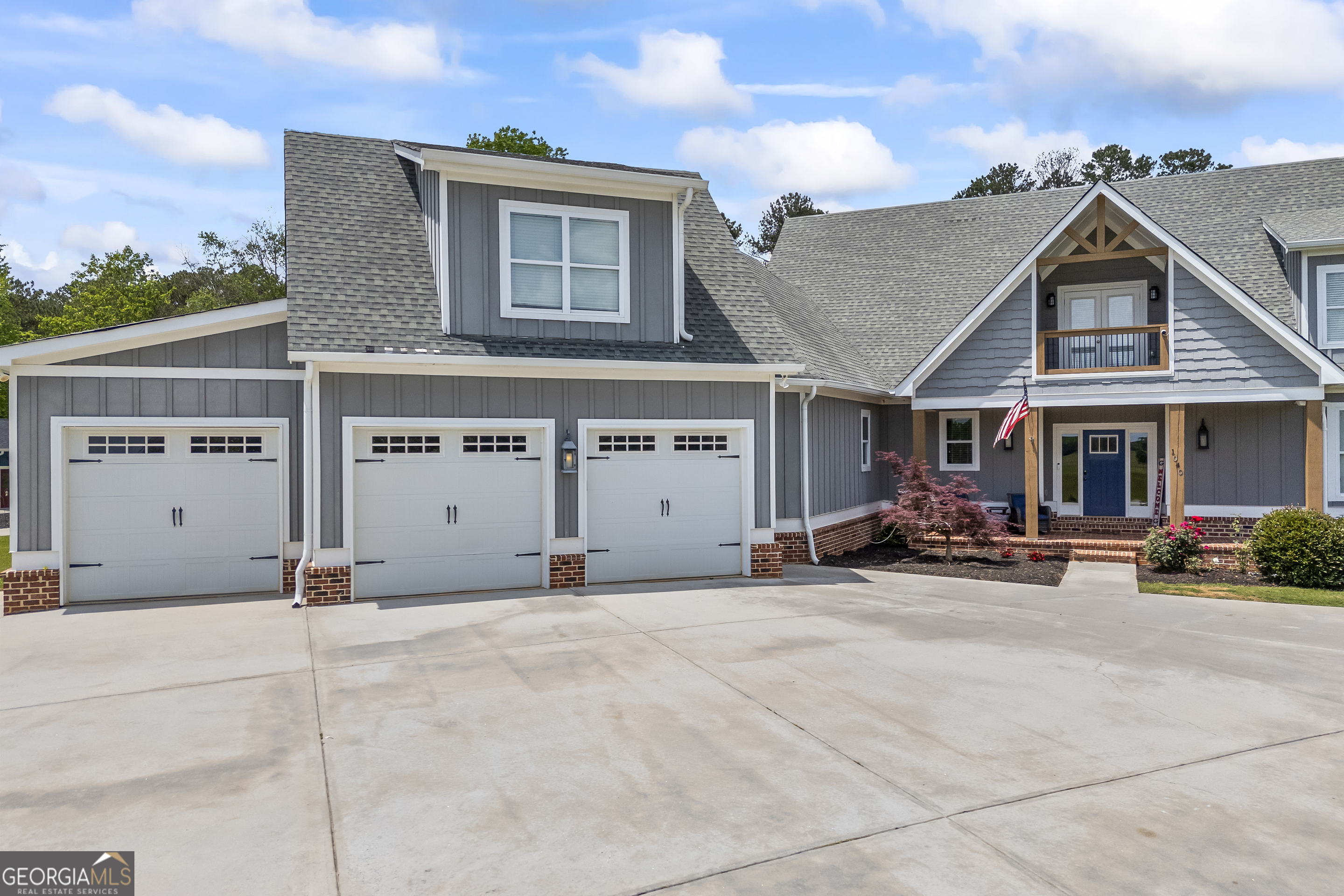 1040 Peacock DR