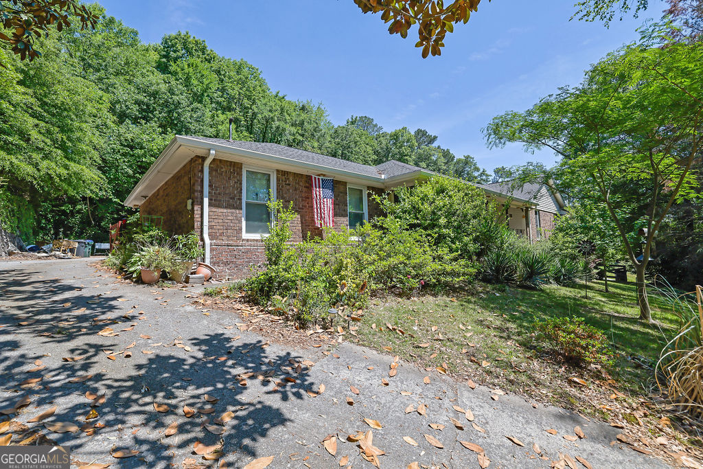 650 Riverside RD