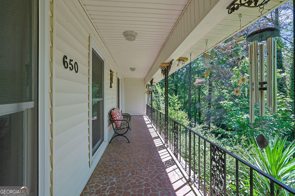 650 Riverside RD